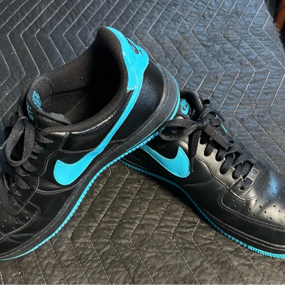Vintage Nike Air Force 1 Men's Black and Aqua Sneakers